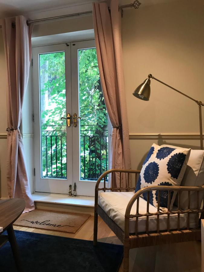 Key & Flowers - Kensington Residence 1 ลอนดอน ภายนอก รูปภาพ